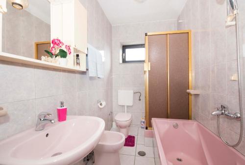 Apartment Kurbasa - image 3