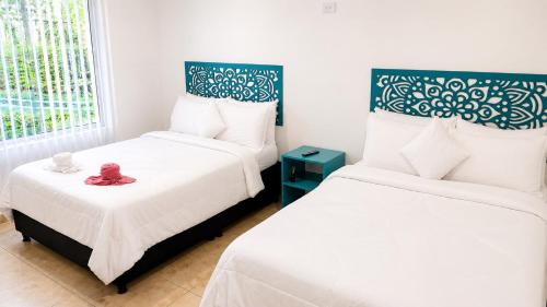 2 double beds