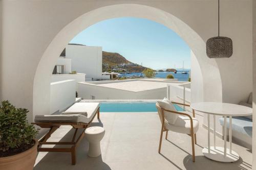 Swimmingpool, Patmos Aktis Suites & Spa in Patmos