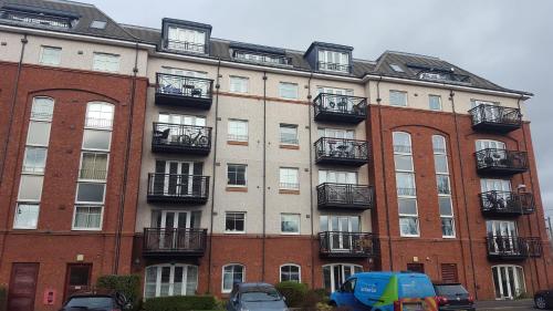 Edinburgh City Deluxe Apartment