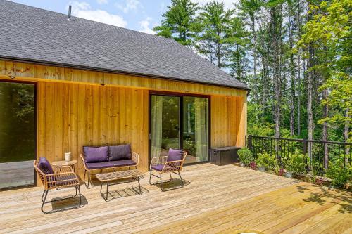 Catskills New Build w/ Private Hot Tub! in East Durham (NY)