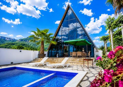 ES Dream A-Frame Cabin, Gabala