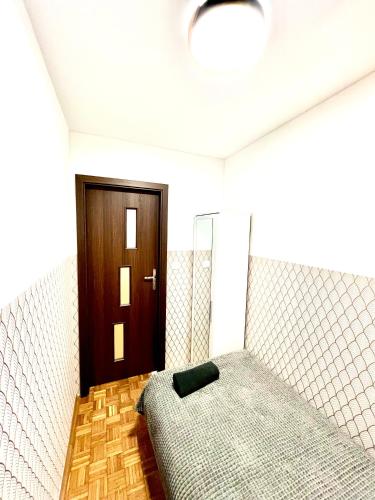 ClickTheFlat Solidarności City Center Apart Rooms – Warsaw, NM