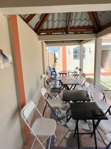 Darlouis hotel bar piscine in Cap-Haitien