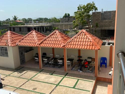 Darlouis hotel bar piscine in Cap-Haitien