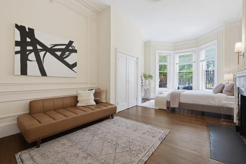 Elegant Back Bay Stay on Hereford Street - image 3