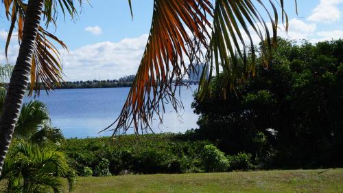 设施服务, 江景旅馆 (Riverview Inn) in 北迈尔斯堡