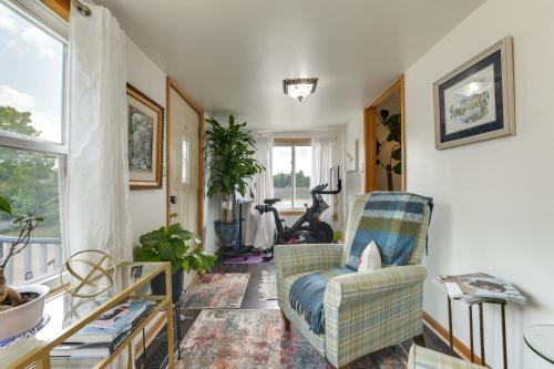 Pet Friendly: 8 Mi To Chicago - Fenced Backyard! - Chicago, IL