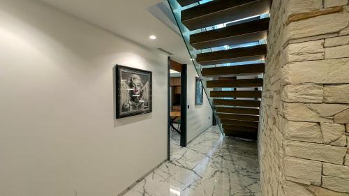 4 bed minigolf Villa and downstairs independent apartment - image 4