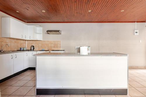 Cuina, Hephzibah Manor in Alberton