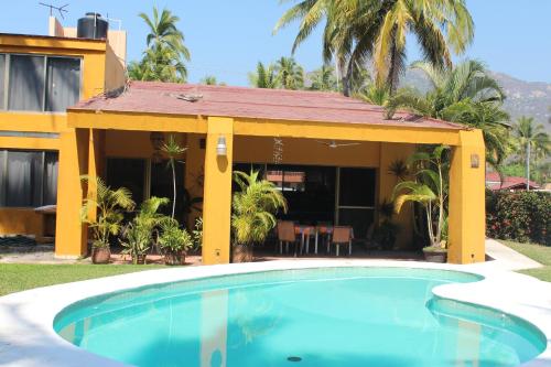 Club Santiago in Manzanillo, Mexico - reviews, prices | Planet of Hotels