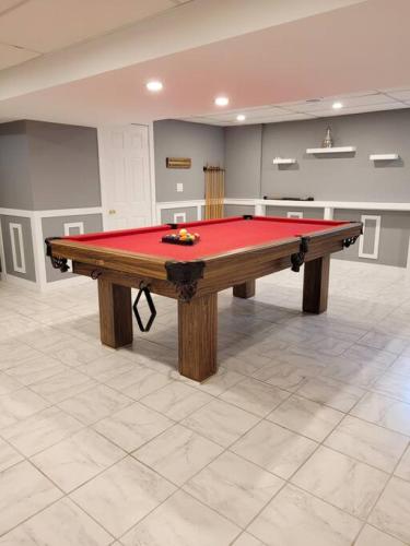 Whispering Pines Riverside Retreat in Rosedale (ON)