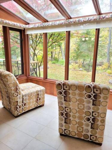 Whispering Pines Riverside Retreat in Rosedale (ON)