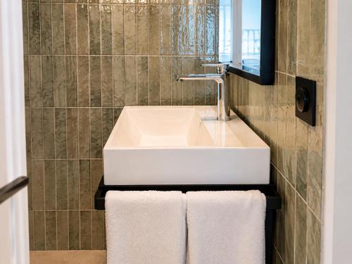 Hotel Maison Lenoir – Paris, TX