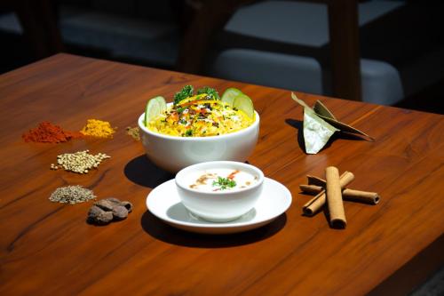 Ételek és italok, Hotel De Blossom in Guwahati