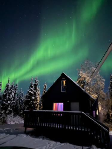 A Dry Cabin You Won't Want to Leave in College (AK)
