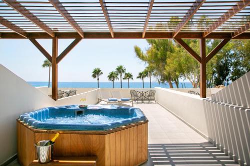 المرافق, Atlantica Miramare Beach in ضواحي ليماسول