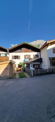 Ferienhaus Klotz mit Kinderzimmer und Spielsachen in Mittenwald, Deutschland