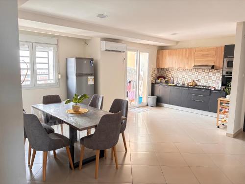 Modern, cozy, and bright apartment Boulevards des lions in Bir El Djir