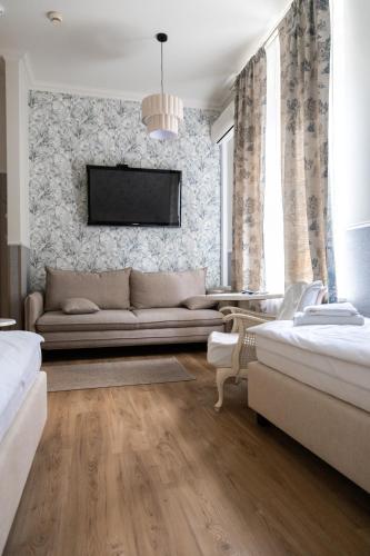 Dwor Zlotopolska Dolina Modlin Airport in Trebki Nowe
