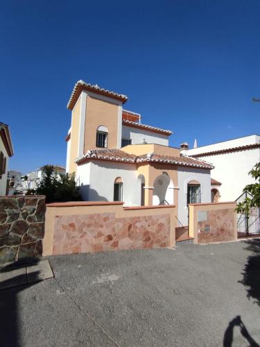Stylish 4 bedroom Villa with private pool