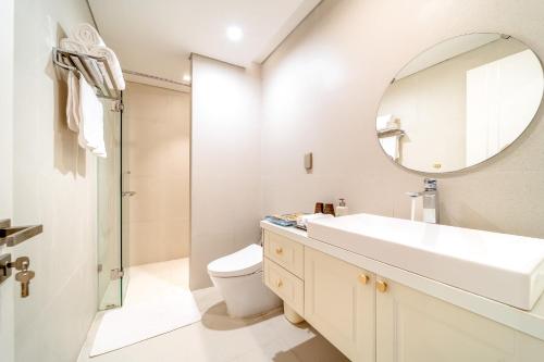 Haven Living OCean View Apartment - Altara Suites - image 5