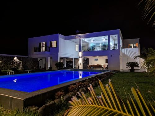 . Casa Playa Eugen beach house with pool