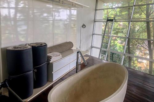 Bathroom, The Lavana Premium di Ālaya Sentul in Babakan Madang