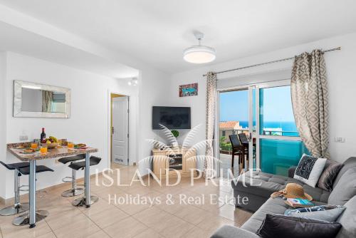 Amazing Sea View Apartment with Private Parking ARN27 4