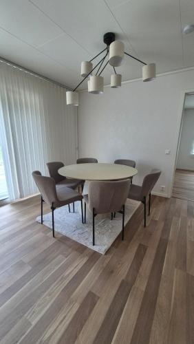 Gröna Villan in Knutby Burvik Golfklubb (Grona Villan in Knutby Burvik Golfklubb) in Edsbro