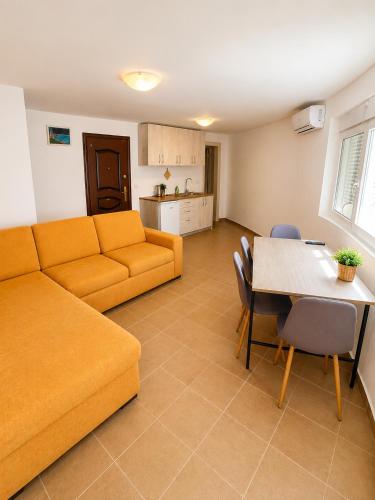 Urban Garage Apartment