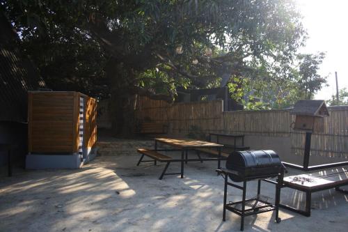 Aya Farm Resort - Cabin 1 with Pool in Iba