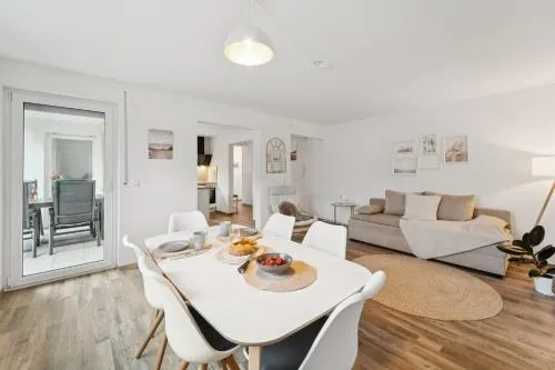 Super gelegene moderne Wohnung mit Garage in der Nähe des Badestrandes in Lindau-Bodolz, Deutschland