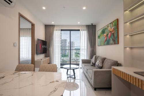 Modern 2BR Near Vincom Grand Park - image 4