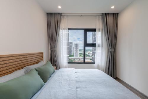 Modern 2BR Near Vincom Grand Park - image 3
