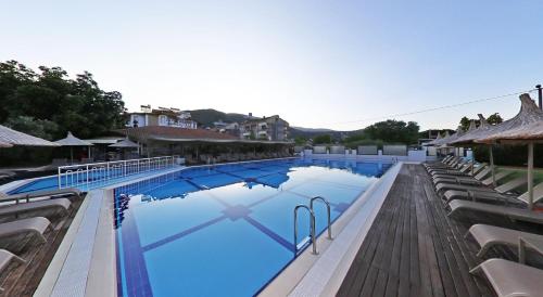 Aloria Garden Hotel in إرديك