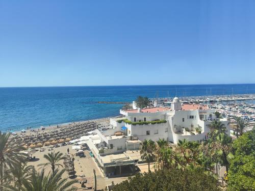 D-Apartamento con vistas panorámicas al Mediterráneo -Paseo Marítimo Marbella