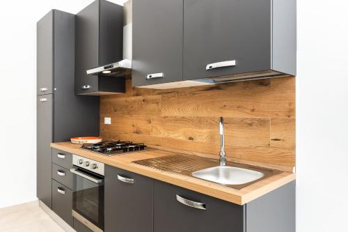 Incanto Holiday House