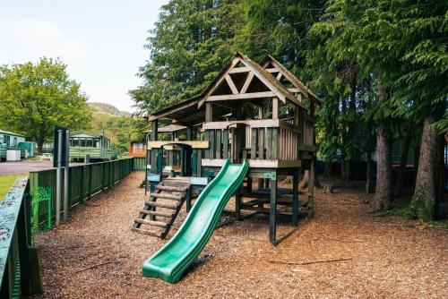 Дитячий майданчик, Loch Awe Holiday Park in Тейнілт