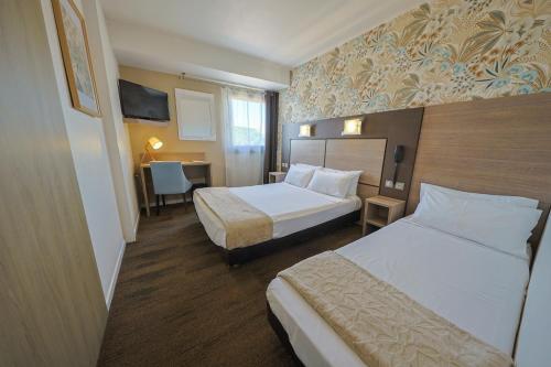 Triple room