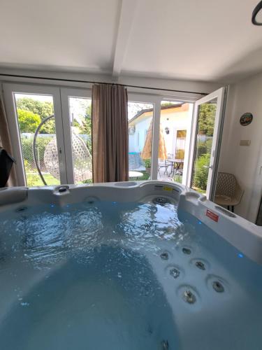 Pezsgőfürdő, Kúria Apartman Extra (Kuria Apartman Extra) in 15. kerület - Rákospalota