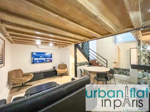 UrbanFlat 09 - Rare Maison de Ville aux Champs-Elysees
