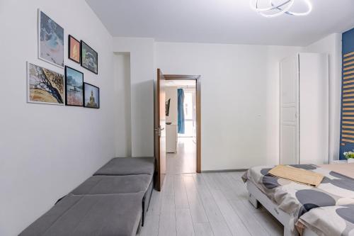 10 Seconds Away from the Main street, Free Secured Parking, Sofia