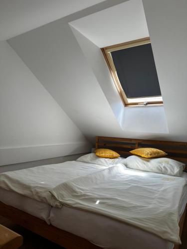 1 double bed, 1 sofa bed