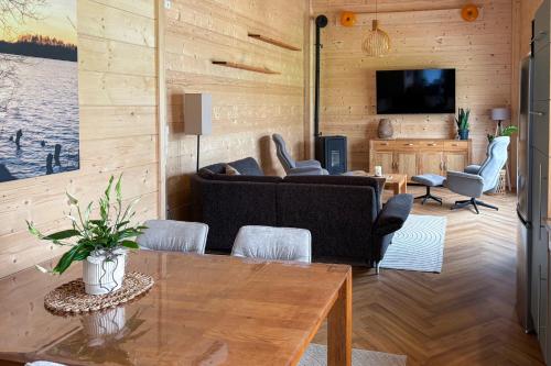 Jagatud salong / TV-ala, Neubau am See exklusive Ausstattung und Terrasse in Surwold
