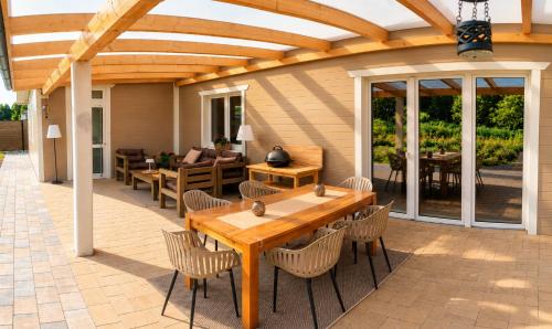 Rõdu/terrass, Neubau am See exklusive Ausstattung und Terrasse in Surwold