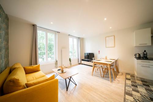 Cœur historique Caen - appartement lumineux & vue clochers