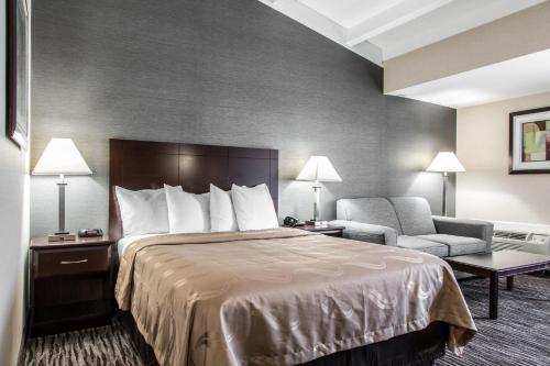 Danbury Inn & Suites in Danbury