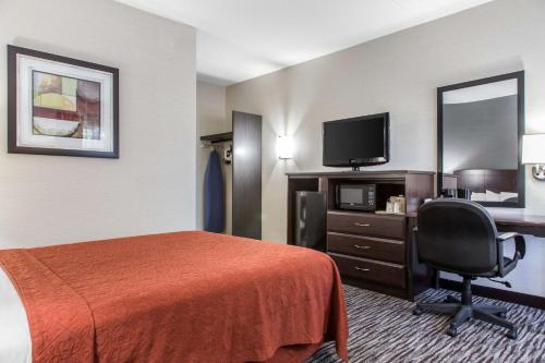 Danbury Inn & Suites in Danbury