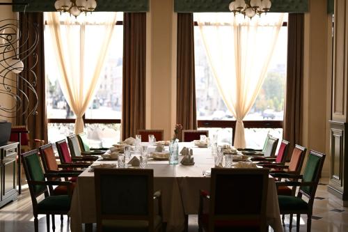 مطعم, فندق جراند ترايان (Grand Hotel Traian) in لاسى